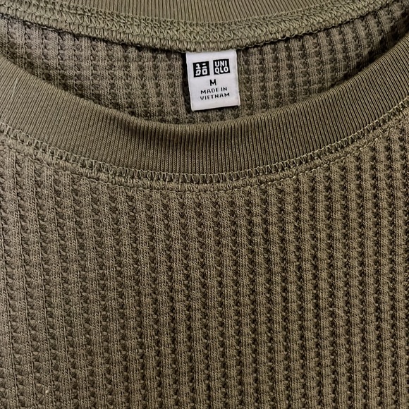 Uniqlo Waffleknit TShirt - Size M - Picture 2 of 2